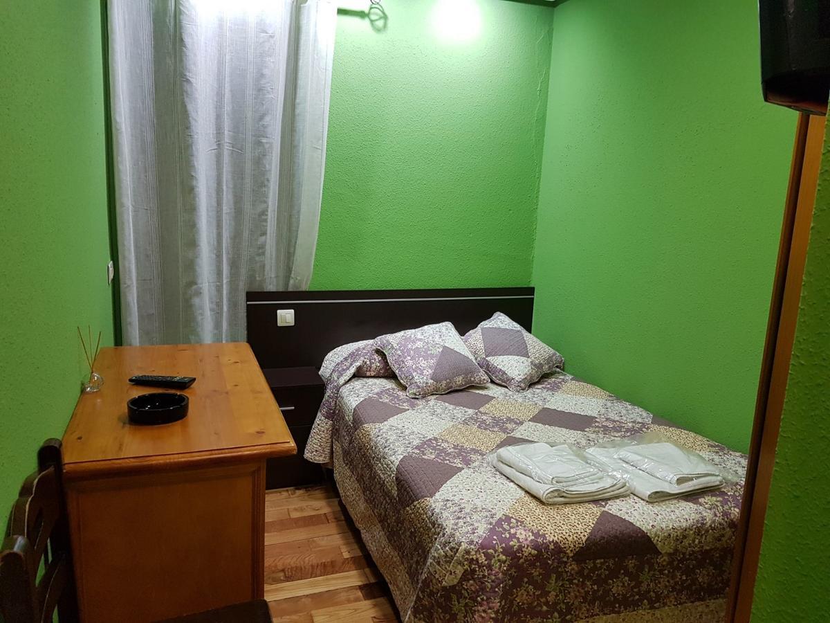 Hostal Los Nogales Cangas De Narcea Kültér fotó