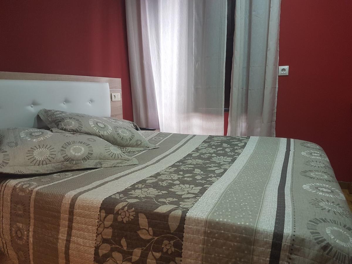Hostal Los Nogales Cangas De Narcea Kültér fotó