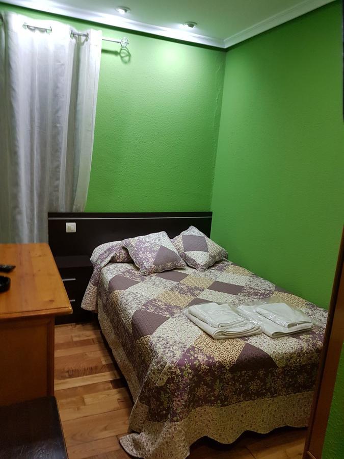 Hostal Los Nogales Cangas De Narcea Kültér fotó