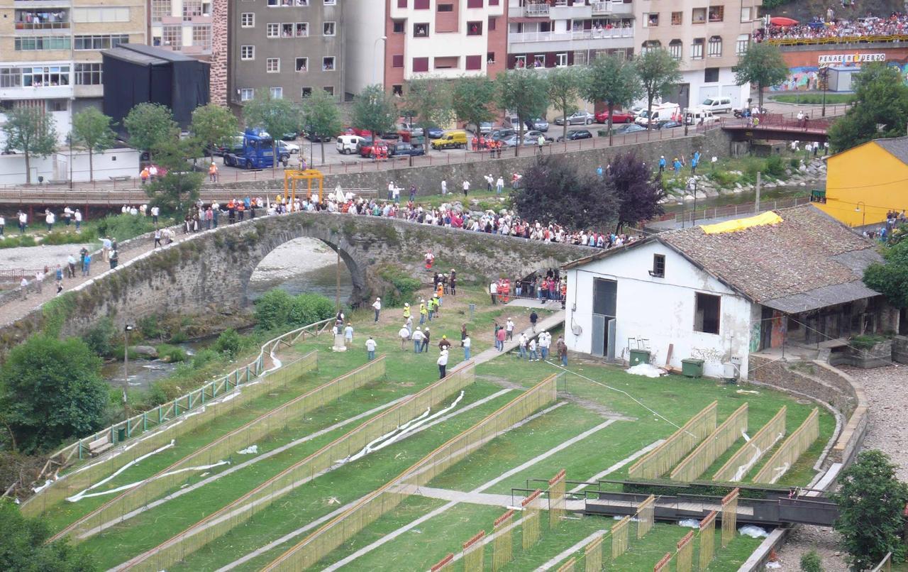 Hostal Los Nogales Cangas De Narcea Kültér fotó